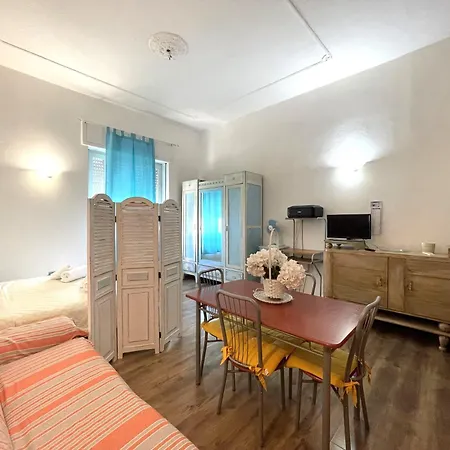 Lhore Apartment