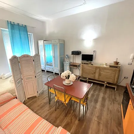 Lhore Apartment